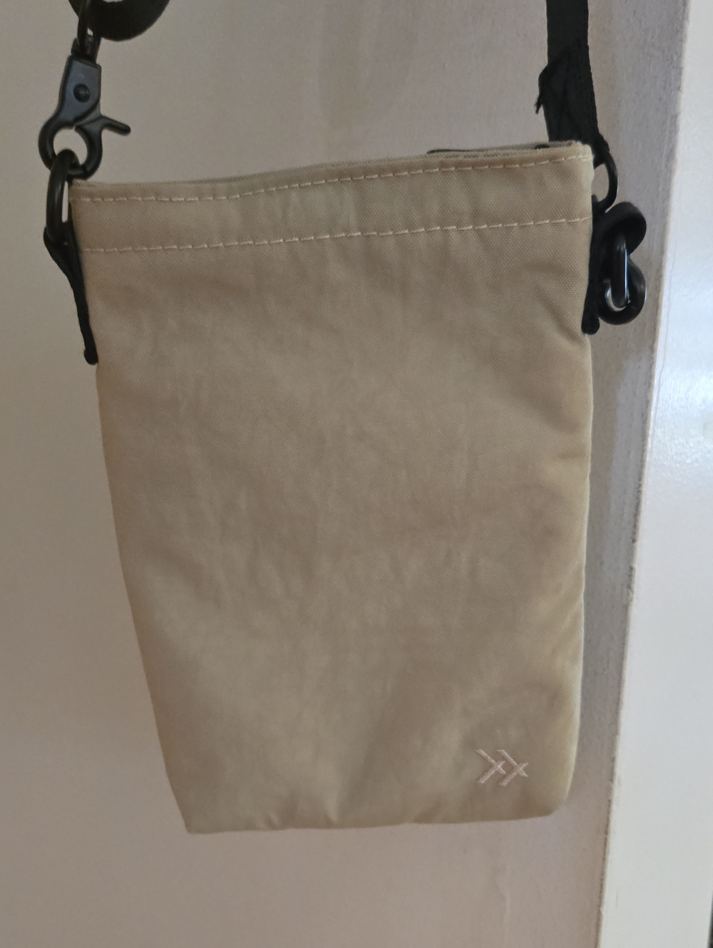 Thread Wallets Sand Phone Purse